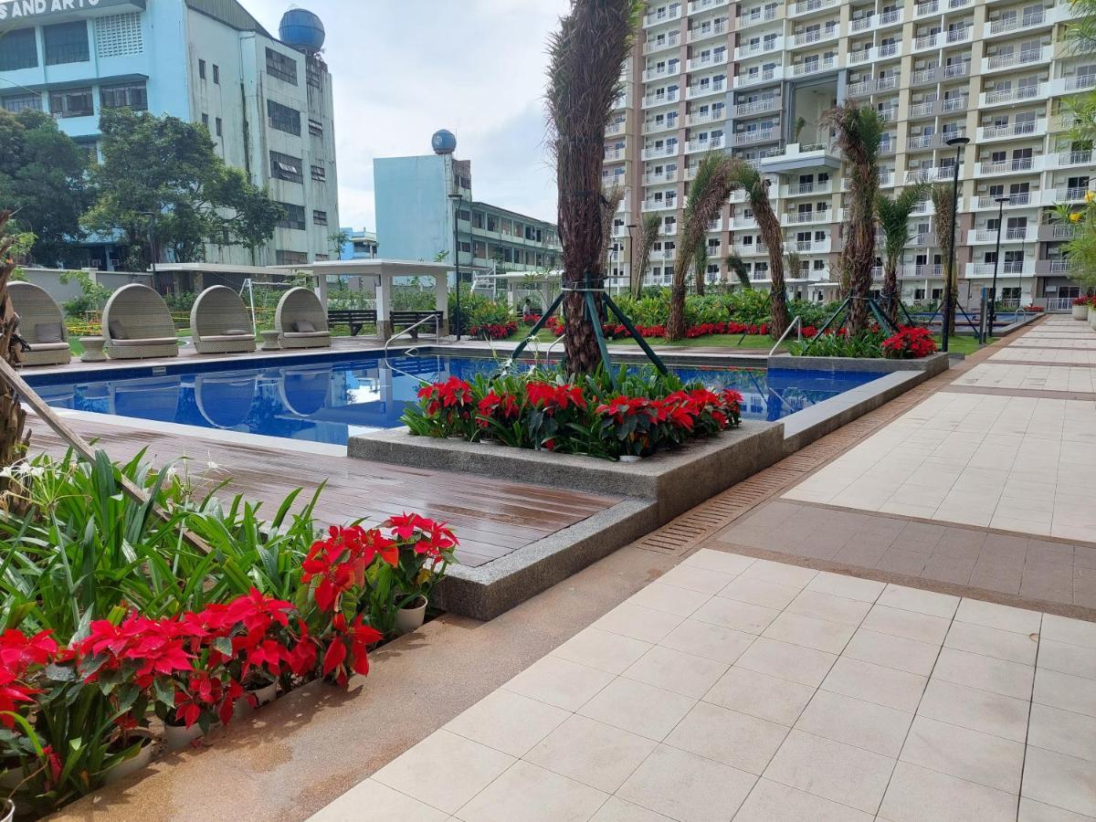 Infina Towers Project 4 Aurora Boulevard Quezon City Manila Exterior foto
