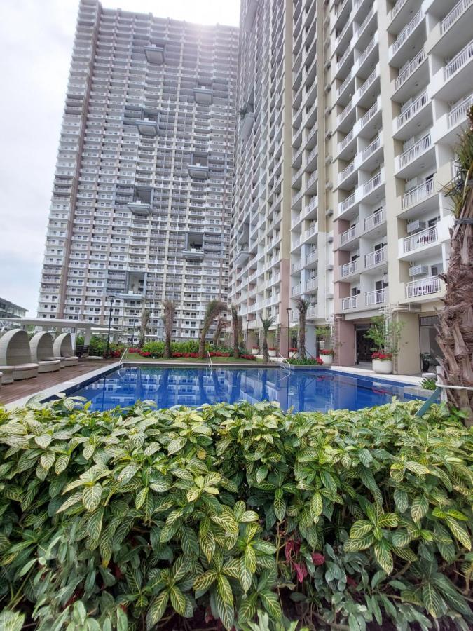 Infina Towers Project 4 Aurora Boulevard Quezon City Manila Exterior foto